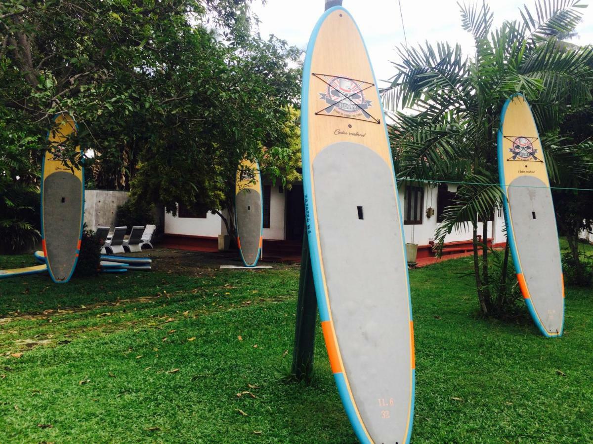 Dodanduwa Circus Lagoon Hideaway Bed & Breakfast エクステリア 写真