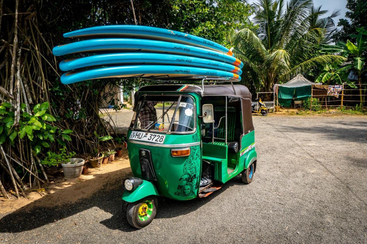 Dodanduwa Circus Lagoon Hideaway Bed & Breakfast エクステリア 写真