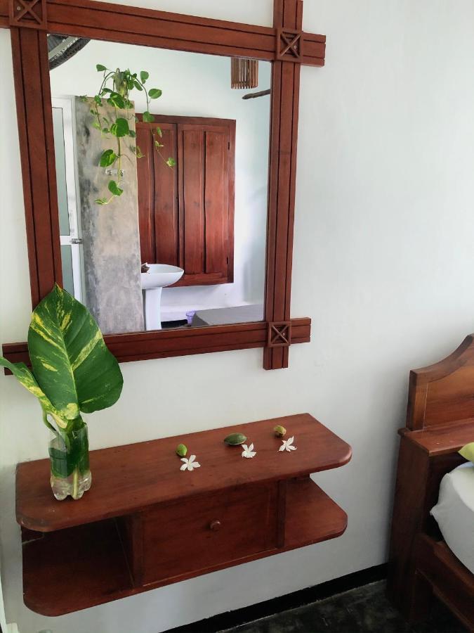 Dodanduwa Circus Lagoon Hideaway Bed & Breakfast エクステリア 写真